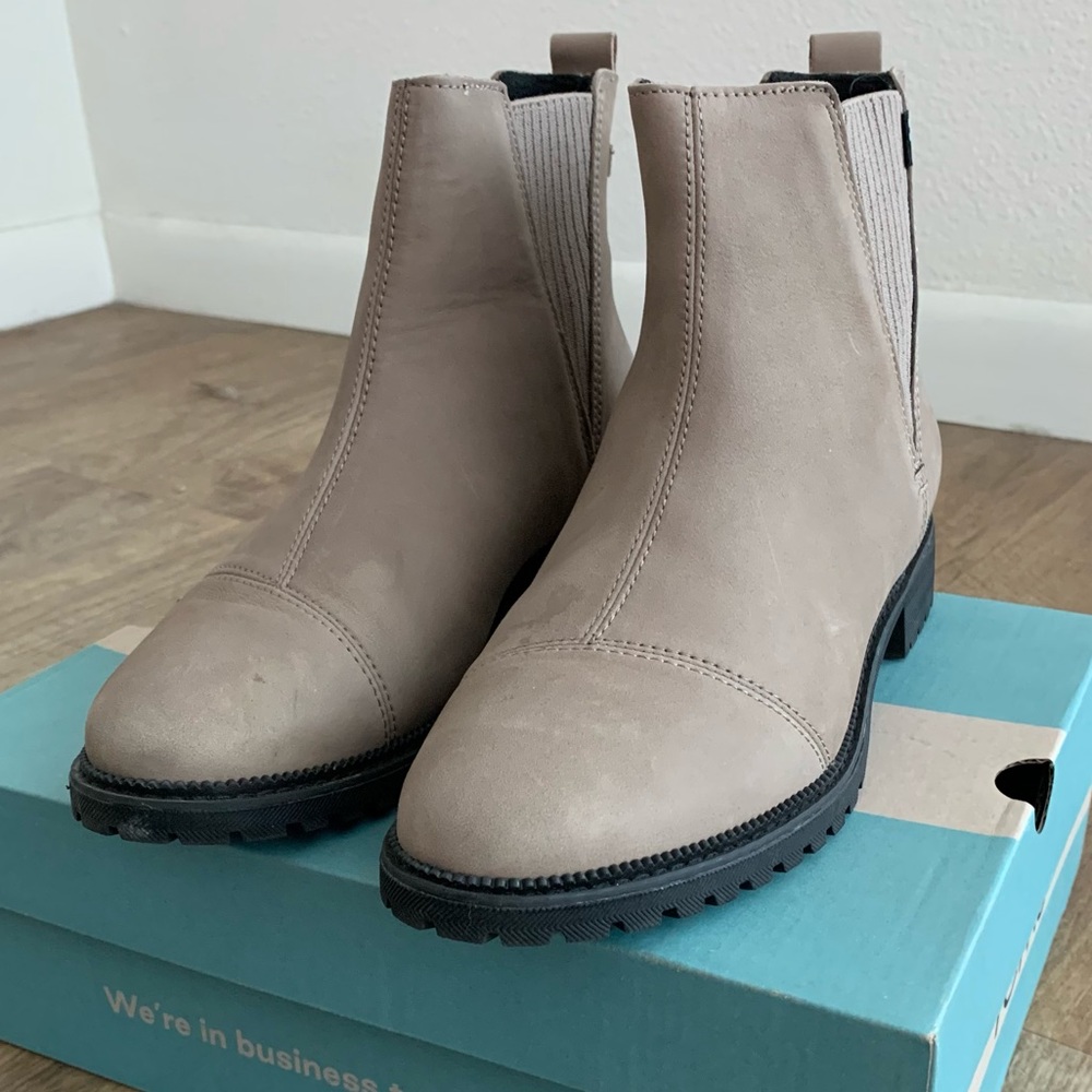 Tom’s Water Resistant Booties - Size 8 - Taupe